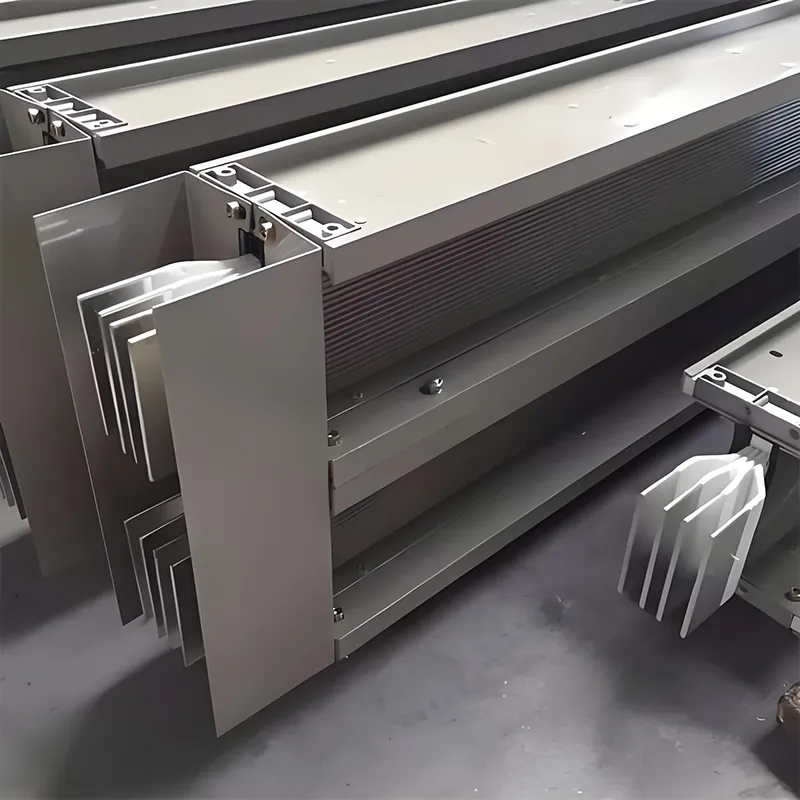 Đường xe buýt Sandwich điện áp thấp